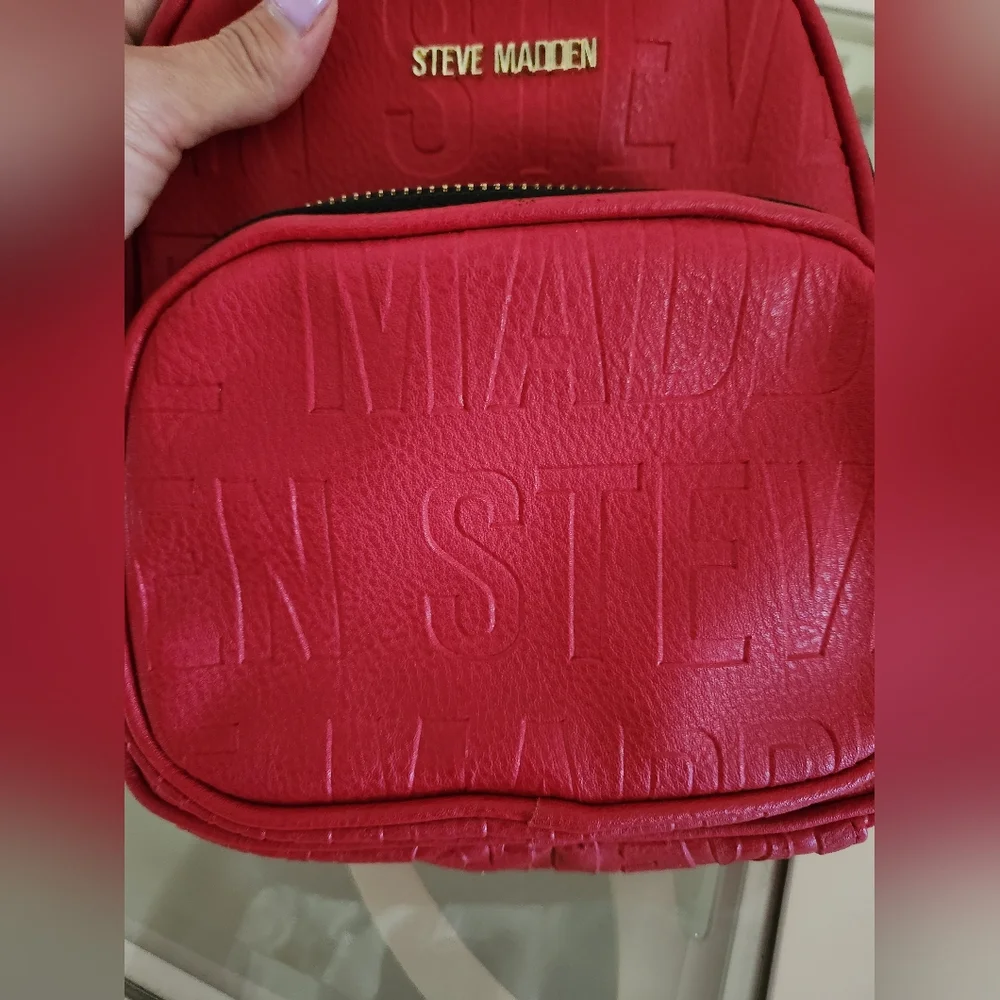 Steve Madden Women's Mini Backpack Shoulder Bag‎ Purse Zip Red Black Embossed